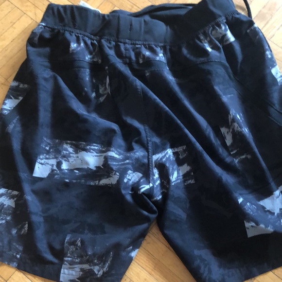 Under armour heat gear Swimshorts - Picture 4 of 4